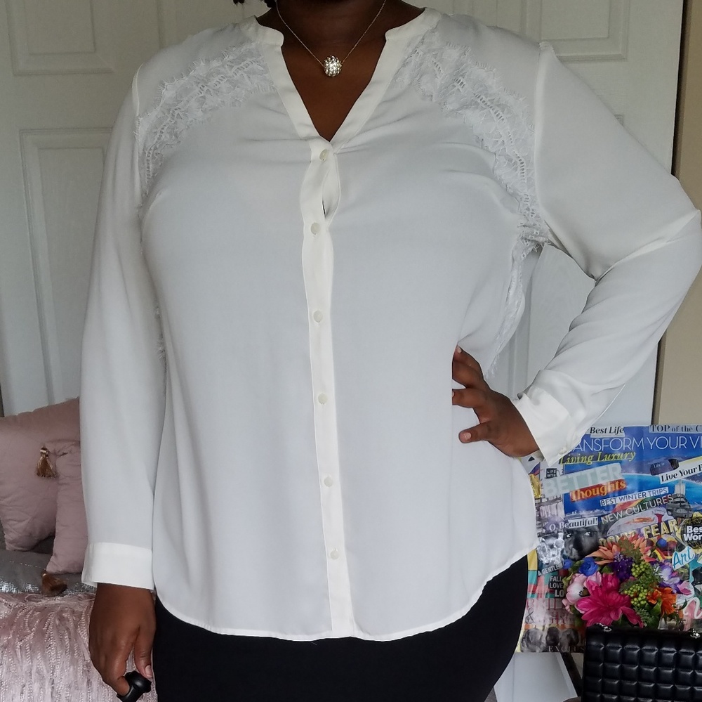 Worthington white button up blouse lace detail
